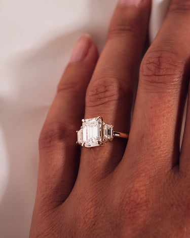 Rhonda - Emerald & Trapezoid - Zen Moissanite