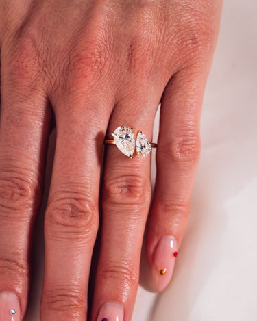 Sienna - Pear - Zen Moissanite