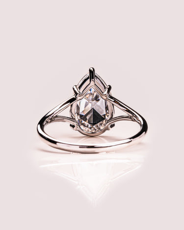 Lindsey - Rose Pear - Zen Moissanite