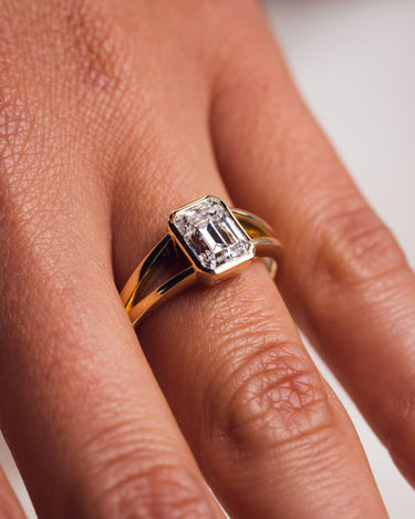 Makenzie - Emerald - Zen Moissanite
