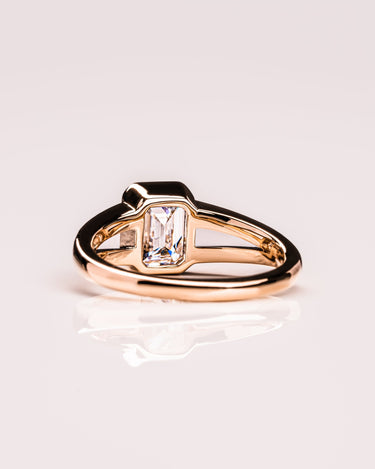Makenzie - Emerald - Zen Moissanite