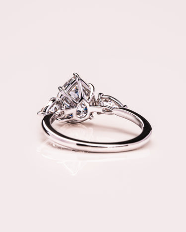 Nicola - Pear - Zen Moissanite