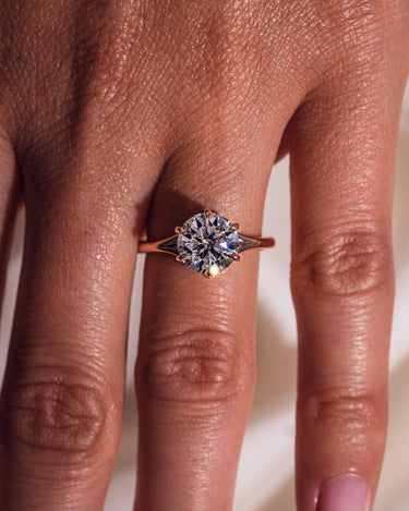 Ready to Ship - Norma - Round - Zen Moissanite