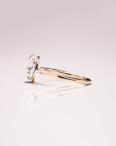 Veronica - Oval - Zen Moissanite